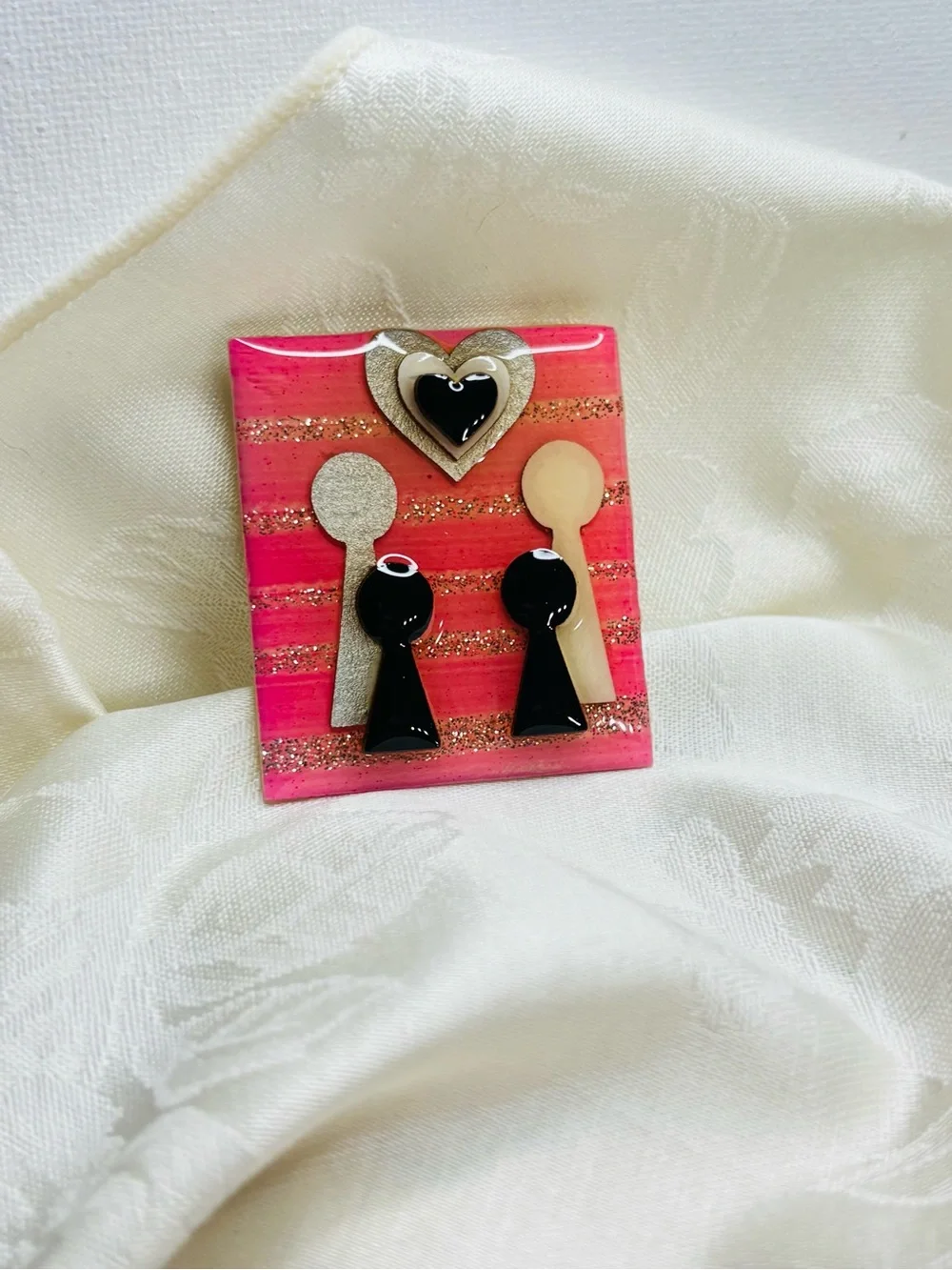 Lucinda People Pink Enamel Hearts Love Family 💕 Brooch Pin